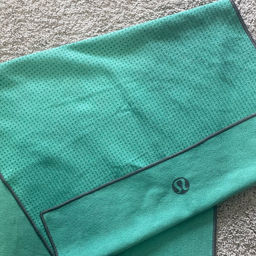 Lululemon Yogitoes Grip Yoga Mat/Towel